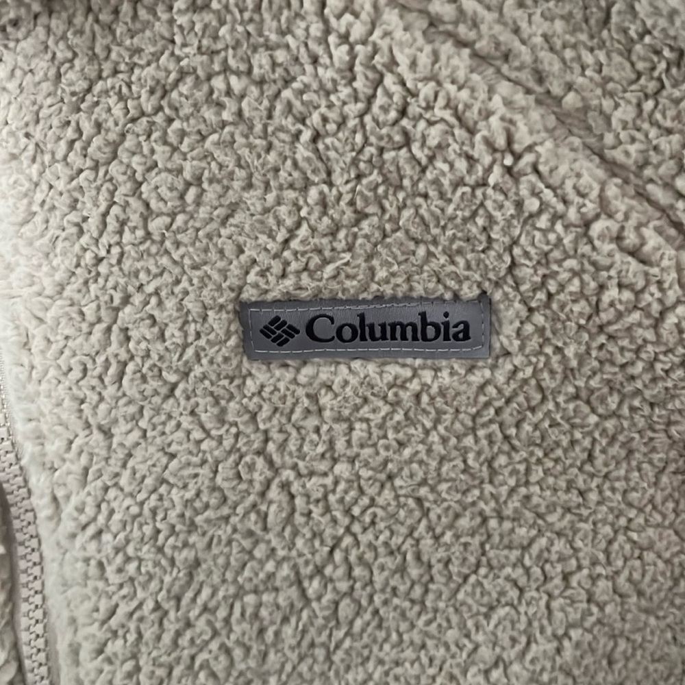 Fuzzy Columbia zip up